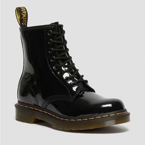 Dr. Martens 1460 WOMEN'S PATENT LEATHER LACE UP BOOTS